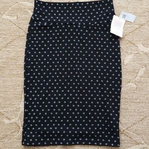 Small Black LuLaRoe Cassie
